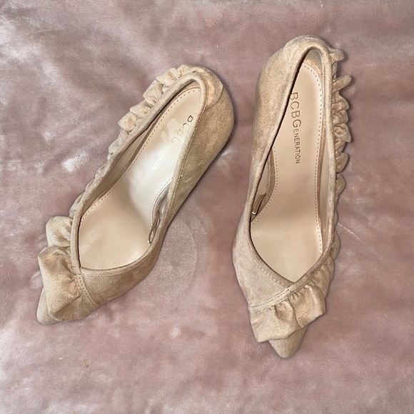 BCBG Generation Pumps - Picture 3 of 5